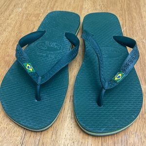 Havaiana’s Flip Flops - Forest Green